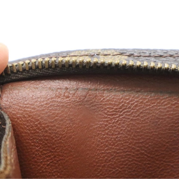 ⚜️💯Authentic LOuis Vuitton Toiletry 26⚜️ - Picture 10 of 10